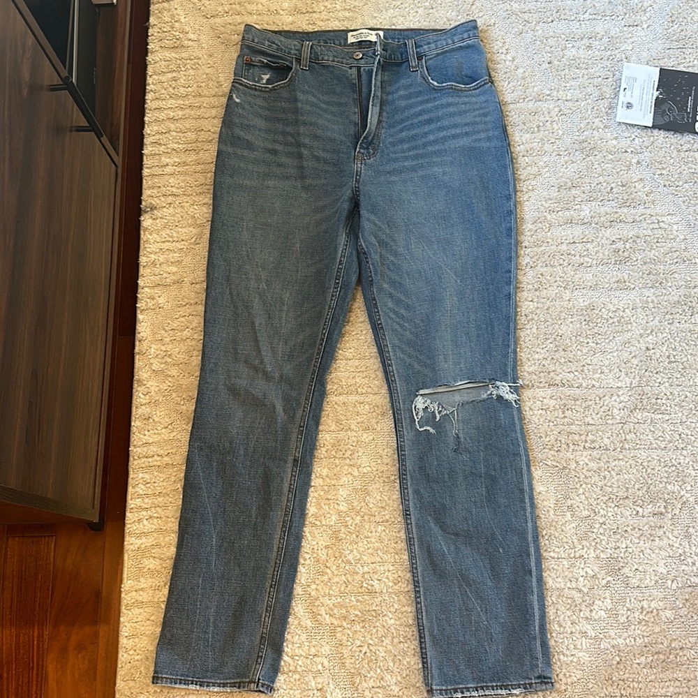 A&F 90s slim straight ultra high rise size 31
